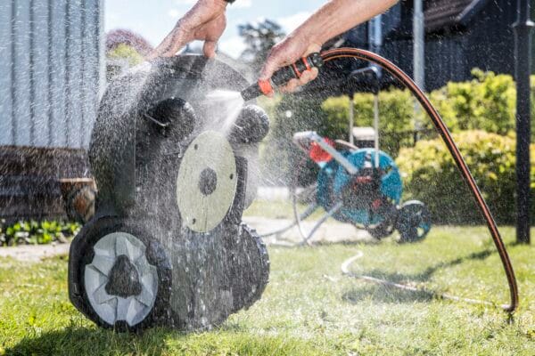 HUSQVARNA AUTOMOWER 305 - Bilde 3