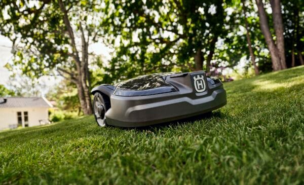 HUSQVARNA AUTOMOWER 305 - Bilde 2